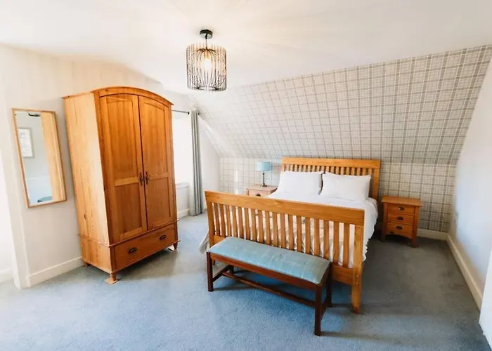 Factors House - A Comfy Cottage In Countryside Park With Wifi And Access To Bar And Pool