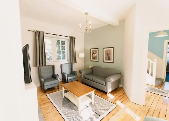 Factors House - A Comfy Cottage In Countryside Park With Wifi And Access To Bar And Pool