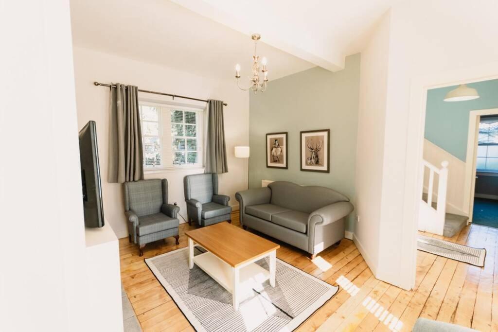 Factors House - A Comfy In Countryside Park With Wifi And Access To Bar And Pool